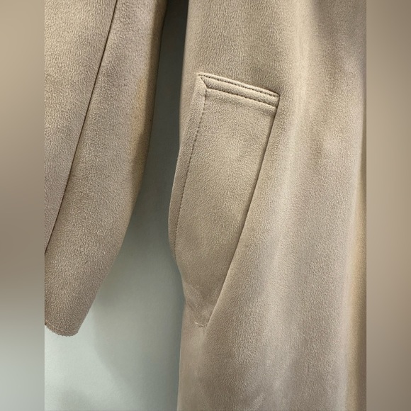 H&M trench. Great condition. Lightweight. - Picture 4 of 5
